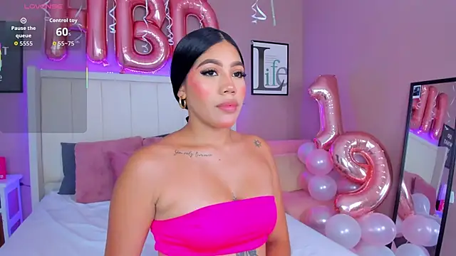 sarahyessica online show from 9, 5, 2026