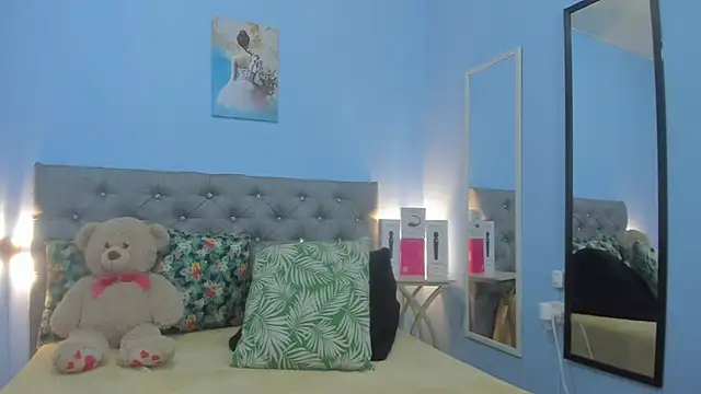 neferet opal online show from 29, 10, 2025