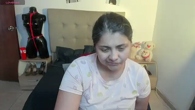 TifanyAmazinng online show from 12, 1, 2026