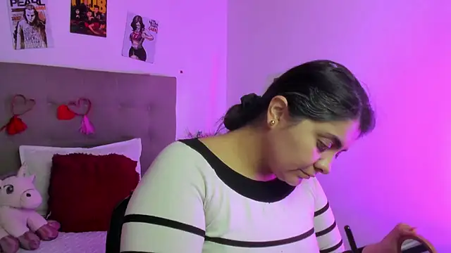 TifanyAmazinng online show from 23, 2, 2026