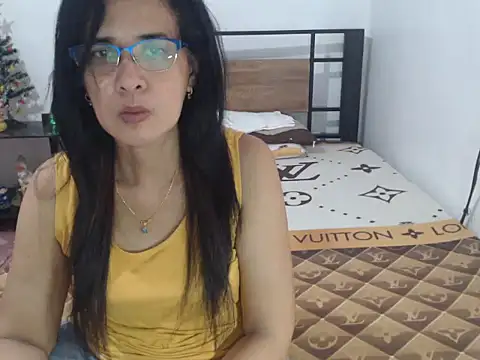 Prettysweetmum online show from 24, 4, 2026