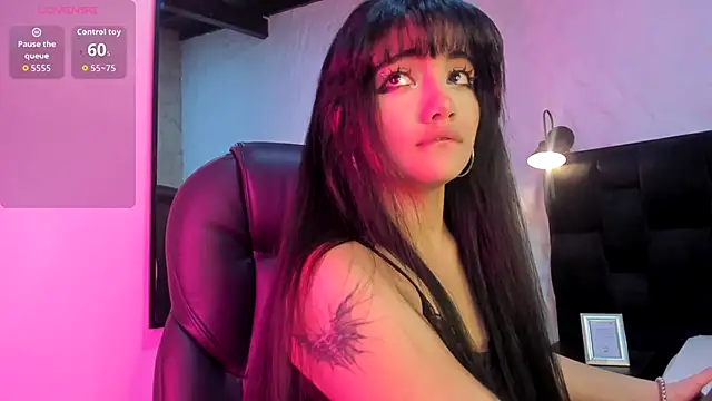 Snapshot of Darky_Doll chatting on 21, 11, 2025 Darky Doll online show from 21, 11, 2025