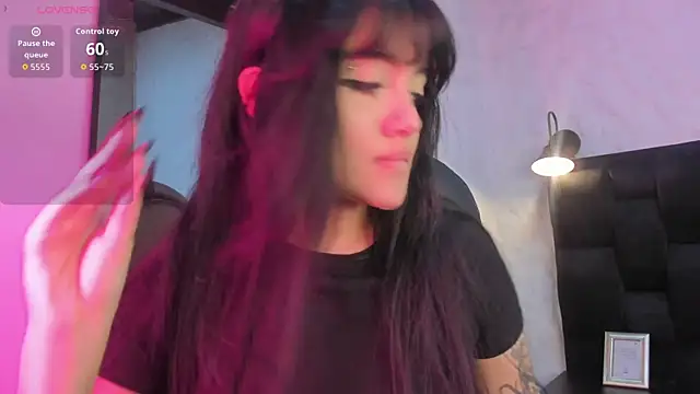 Snapshot of Darky_Doll chatting on 13, 11, 2025 Darky Doll online show from 13, 11, 2025