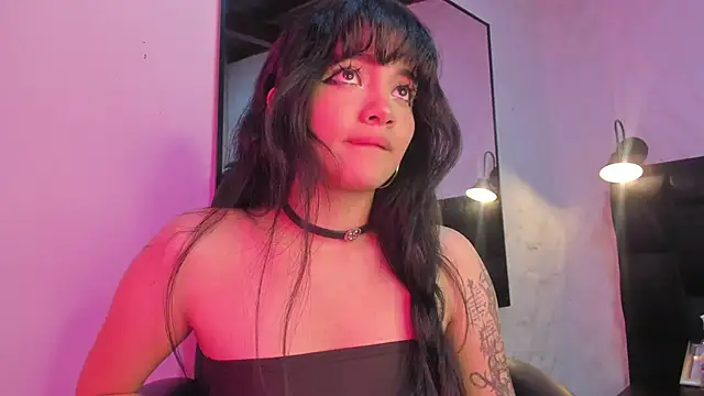 Snapshot of Darky_Doll chatting on 13, 10, 2025 Darky Doll online show from 13, 10, 2025