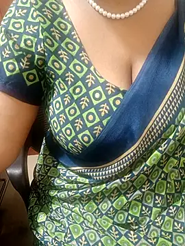 Snapshot of tami_lavanya chatting on 8, 10, 2025 tami lavanya online show from 8, 10, 2025