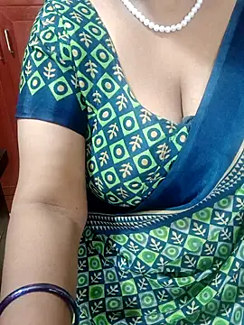Snapshot of tami_lavanya chatting on 3, 10, 2025 tami lavanya online show from 3, 10, 2025