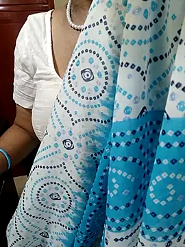 Snapshot of tami_lavanya chatting on 22, 9, 2025 tami lavanya online show from 22, 9, 2025