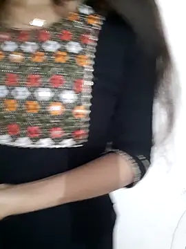 Aarti-kumri online show from 6, 2, 2026