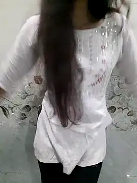 Aarti-kumri online show from 18, 2, 2026