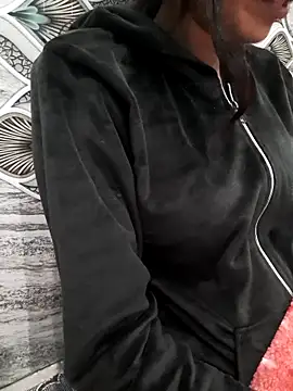 Aarti-kumri online show from 14, 11, 2025