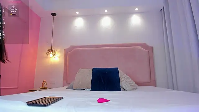 Ashlye Sstone online show from 17, 10, 2025