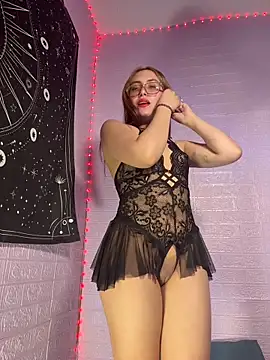 ZeziGamingg online show from 12, 2, 2026