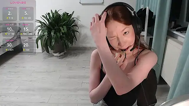 Snapshot of Red_Lina chatting on 25, 5, 2026 Red Lina online show from 25, 5, 2026