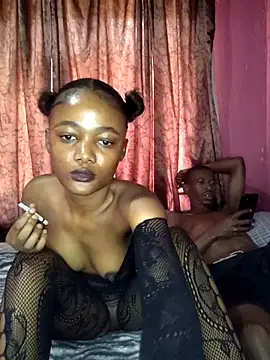 Snapshot of BrownRoxxane6 chatting on 8, 10, 2025 BrownRoxxane6 online show from 8, 10, 2025