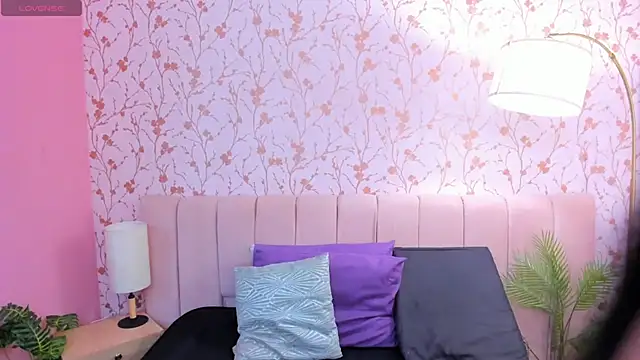 Snapshot of ariannaliss chatting on 6, 10, 2025 ariannaliss online show from 6, 10, 2025