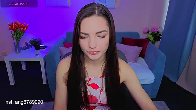 MyEllaLuvs online show from 3, 10, 2025