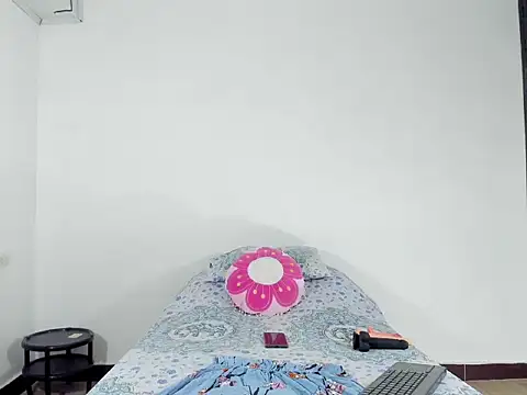Snapshot of caamii_foxx chatting on 1, 10, 2025 caamii foxx online show from 1, 10, 2025
