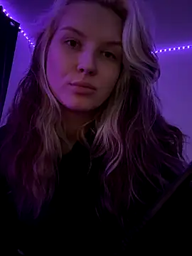 Snapshot of EileenKenner chatting on 16, 10, 2025 EileenKenner online show from 16, 10, 2025