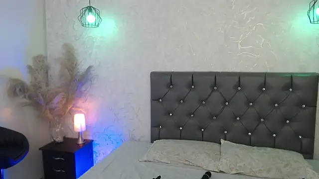 Snapshot of Serena_Houstonn chatting on 9, 7, 2026 Serena Houstonn online show from 9, 7, 2026