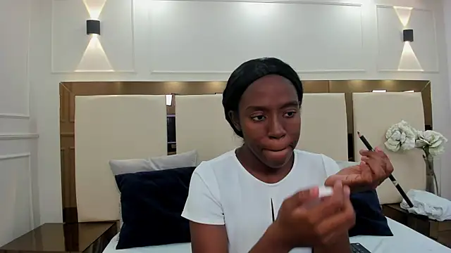 Snapshot of _emma_willliams_ chatting on 22, 11, 2025 emma willliams online show from 22, 11, 2025