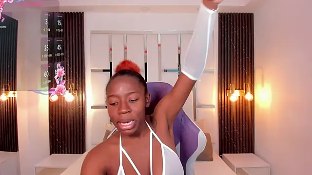 Snapshot of _emma_willliams_ chatting on 7, 11, 2025 emma willliams online show from 7, 11, 2025