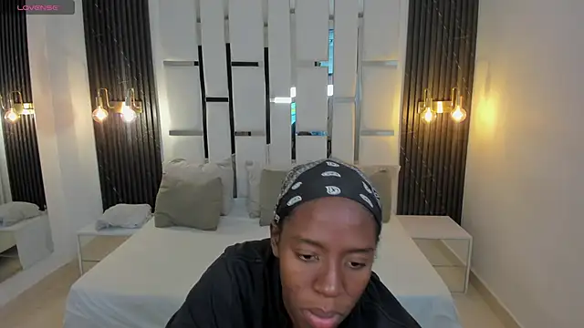 Snapshot of _emma_willliams_ chatting on 25, 11, 2025 emma willliams online show from 25, 11, 2025