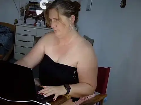 Snapshot of LiebeMaus chatting on 16, 10, 2025 LiebeMaus online show from 16, 10, 2025