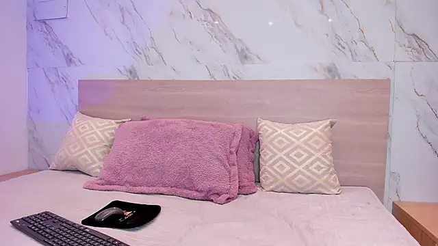 sofiagomez   online show from 5, 12, 2025