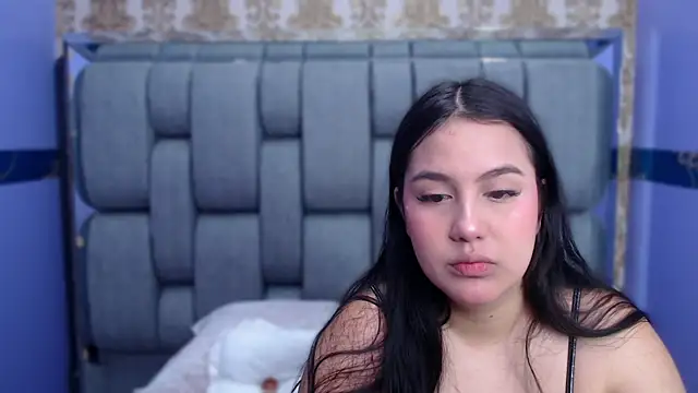 Snapshot of ValentinaMillers_ chatting on 17, 9, 2025 ValentinaMillers online show from 17, 9, 2025