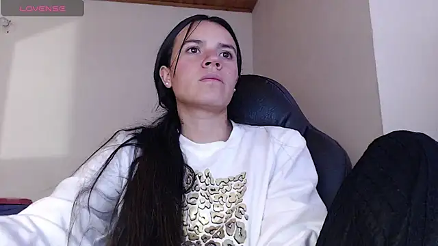 Skylar Serenity online show from 27, 11, 2025