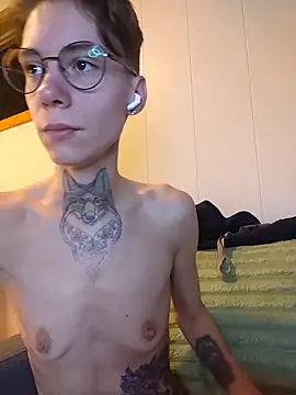 HoneySquirrel online show from 7, 4, 2026