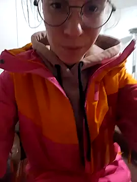 HoneySquirrel online show from 5, 12, 2025