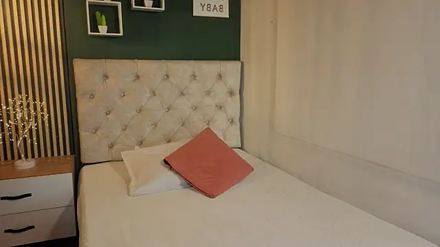 Snapshot of sky_collinss chatting on 12, 9, 2025 sky collinss online show from 12, 9, 2025