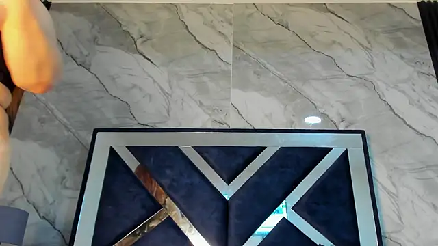 VanessaHard as online show from 6, 1, 2026