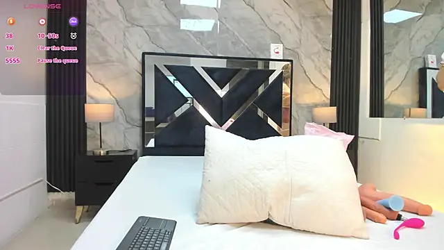 VanessaHard as online show from 18, 4, 2026