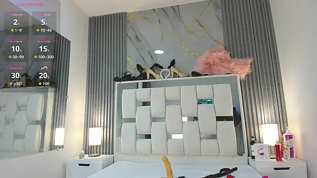 VanessaHard as online show from 9, 11, 2025