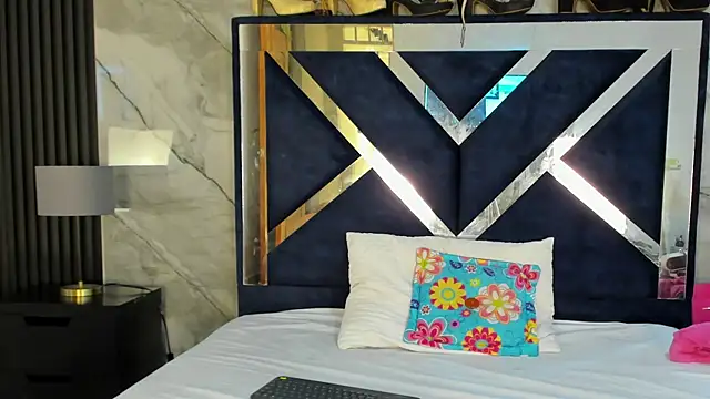 VanessaHard as online show from 11, 1, 2026