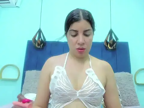 Snapshot of sweet_klem_19 chatting on 14, 11, 2025 sweet klem 19 online show from 14, 11, 2025