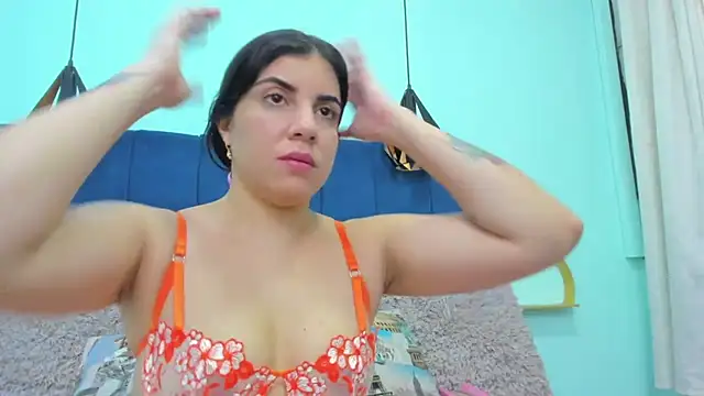 Snapshot of sweet_klem_19 chatting on 16, 11, 2025 sweet klem 19 online show from 16, 11, 2025