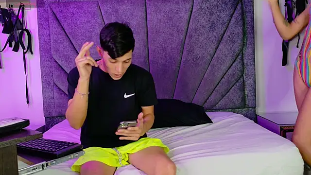 ZafiroAndFlynn online show from 19, 4, 2026