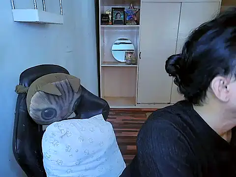 YourNikkieXxx online show from 22, 11, 2025