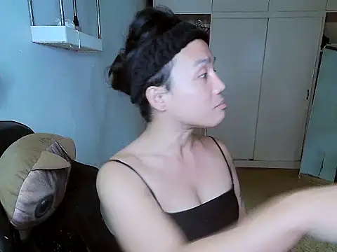 YourNikkieXxx online show from 1, 12, 2025