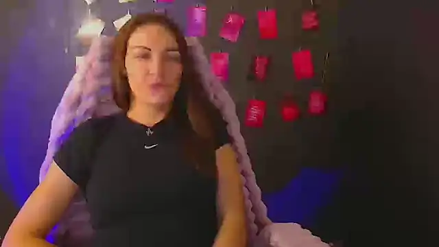 Aurora Loveu online show from 26, 10, 2025