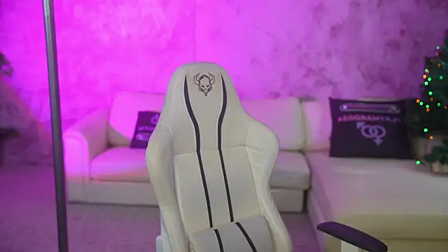 Luna secretgirl online show from 17, 1, 2026