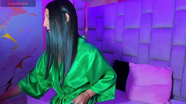 Snapshot of _Luna_Bennett chatting on 17, 5, 2026 Luna Bennett online show from 17, 5, 2026