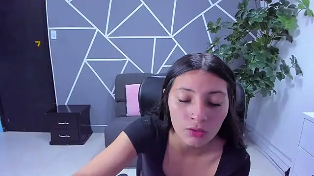  Luna Bennett online show from 24, 2, 2026