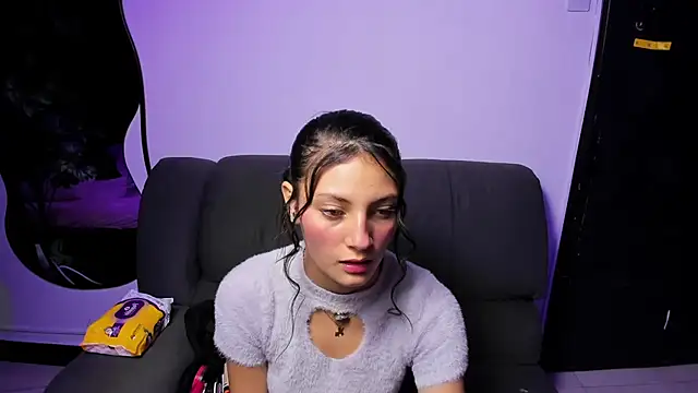  Luna Bennett online show from 25, 7, 2026