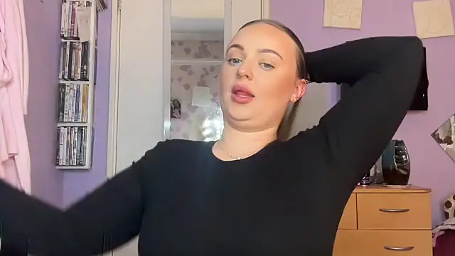 SexySashaxox online show from 23, 2, 2026