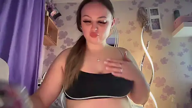 SexySashaxox online show from 7, 7, 2026