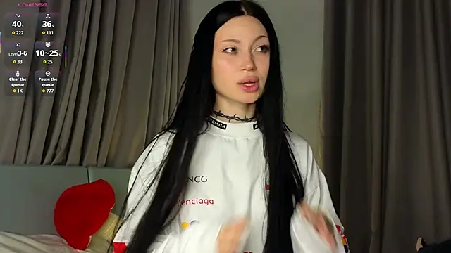 Alice 1n Wonderland  online show from 5, 11, 2025